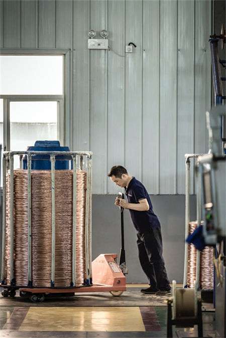 Ruichuang es un fabricante especializado en la producción de barras colectoras fotovoltaicas.